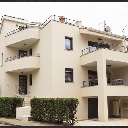 Adria Apartments Porec Bagian luar foto