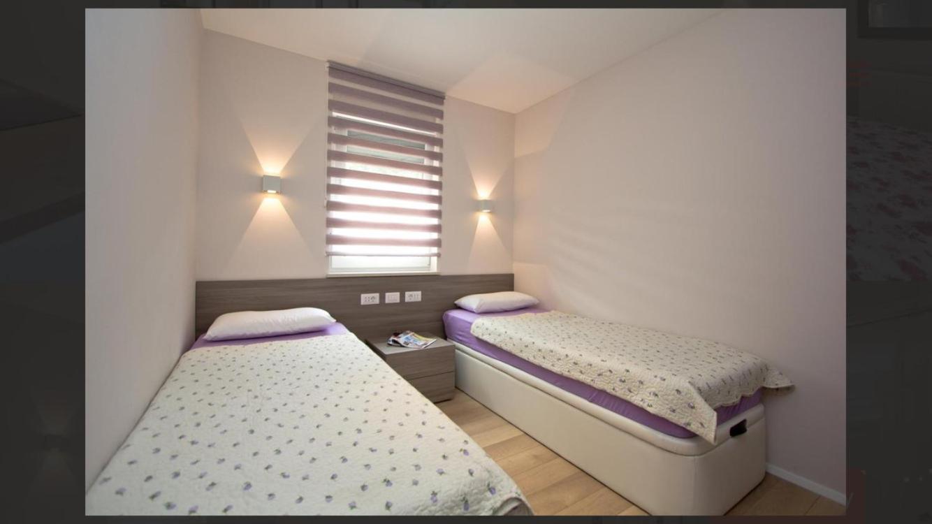 Adria Apartments Porec Bagian luar foto